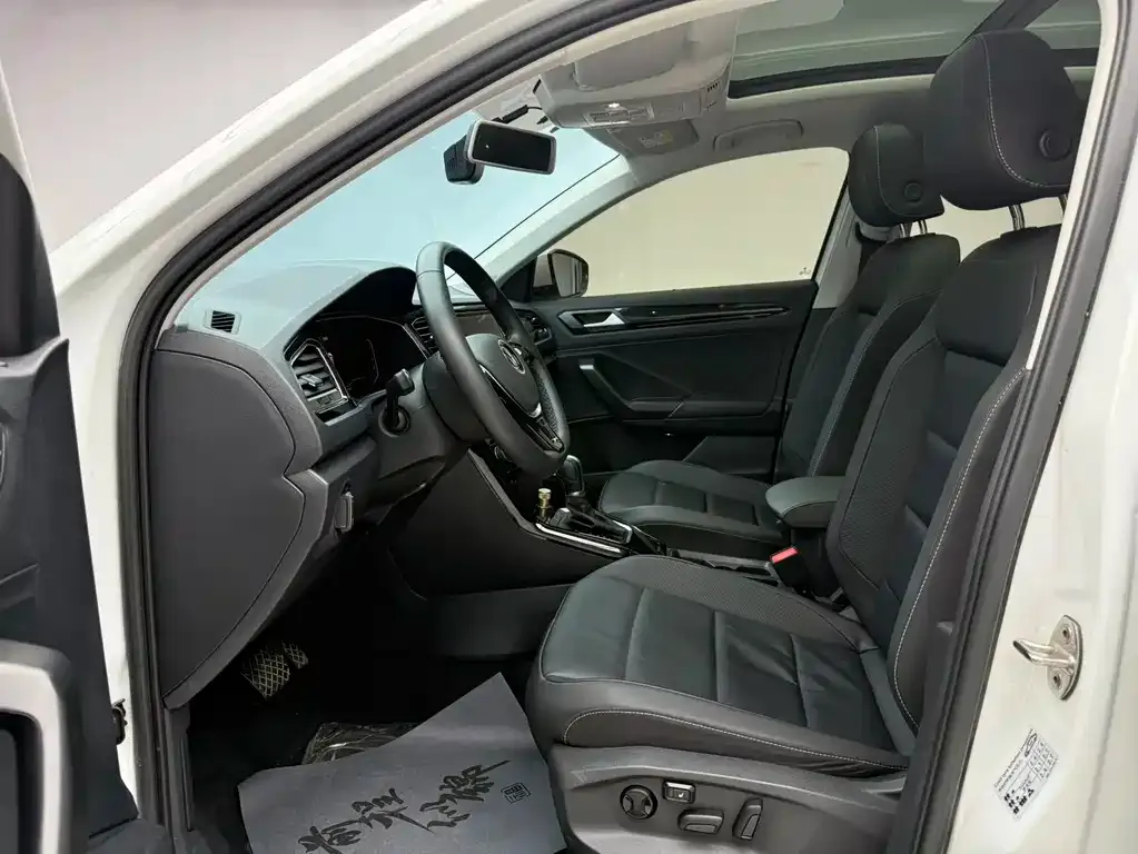 Volkswagen T-Roc 2023 из CN, фото 7