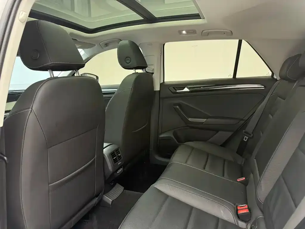 Volkswagen T-Roc 2023 из CN, фото 8