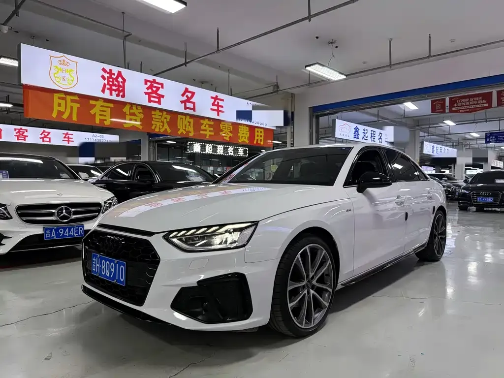 Audi A4L 2023 из CN, фото 1