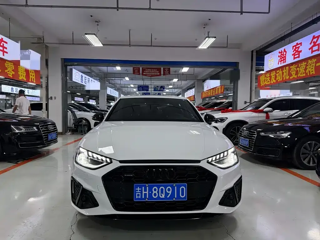 Audi A4L 2023 из CN, фото 2