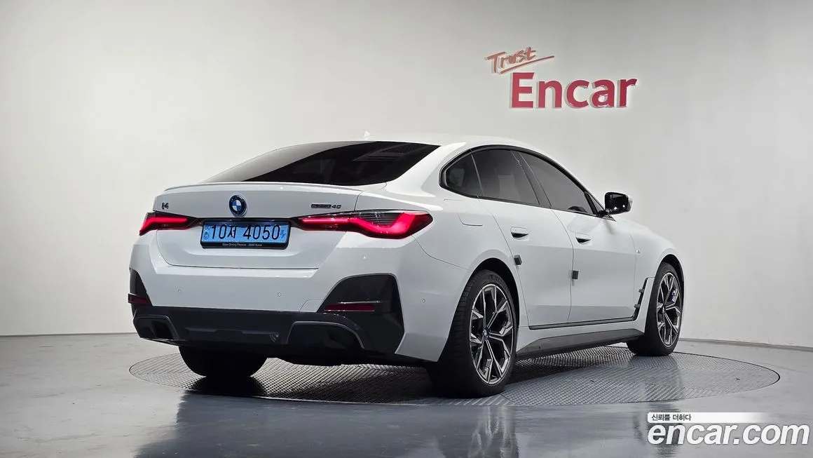 BMW i4 — фото 2
