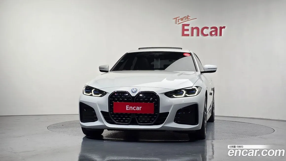 BMW i4 — фото 3