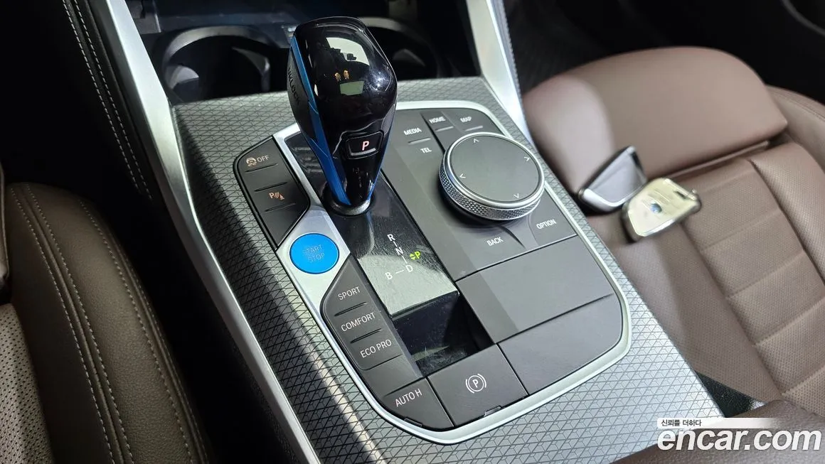 BMW i4 — фото 9