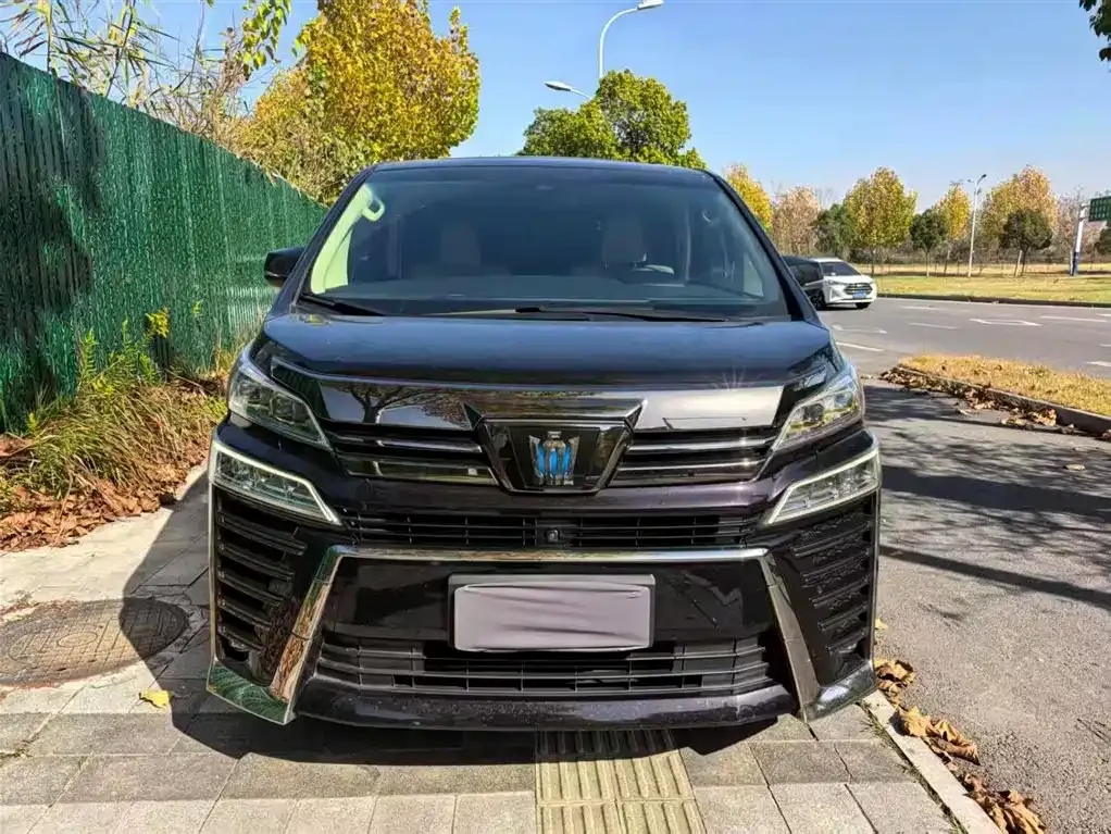 Toyota Vellfire — фото 2