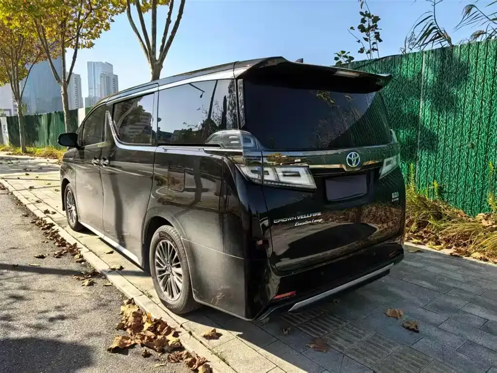 Toyota Vellfire — фото 4