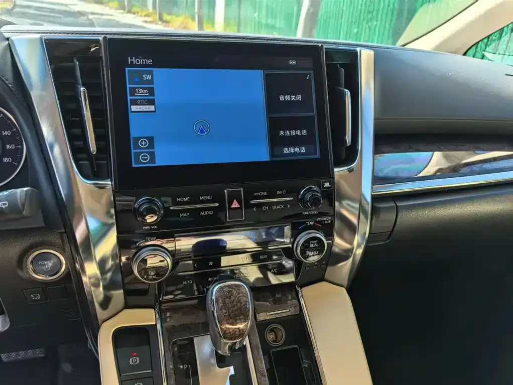 Toyota Vellfire — фото 7