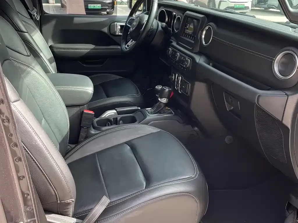 Jeep Wrangler 2021 из CN, фото 4