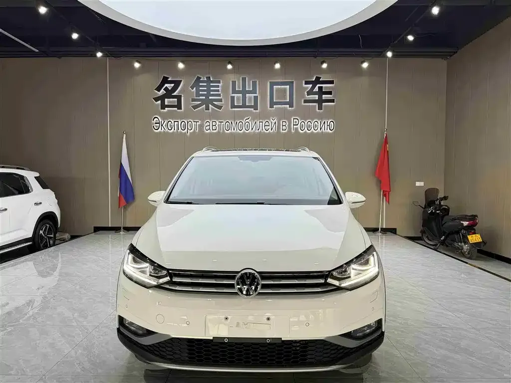 Volkswagen Touran 2022 из CN, фото 2