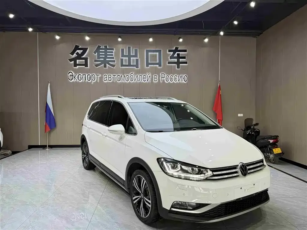 Volkswagen Touran 2022 из CN, фото 3