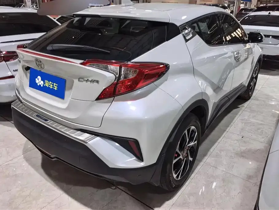 Toyota C-HR — фото 3