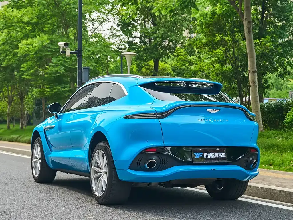 Aston Martin DBX — фото 7
