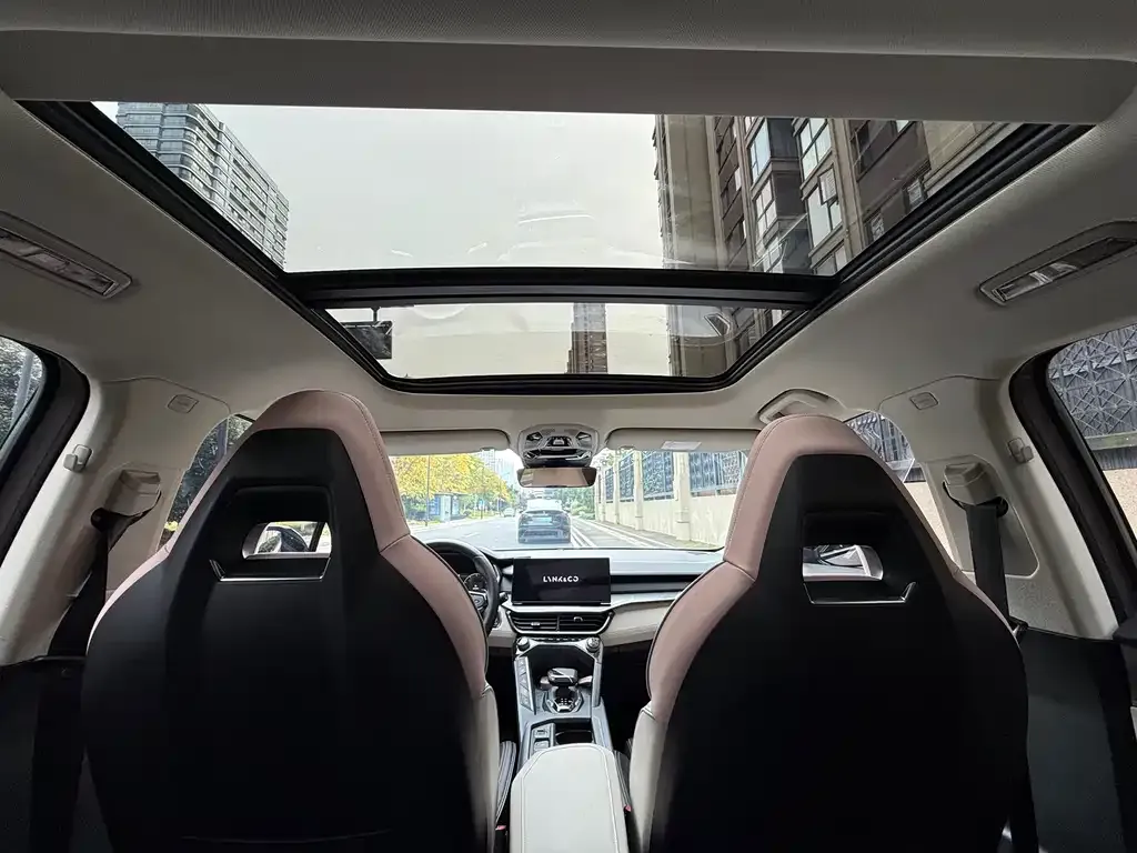 Lynk & Co 06 2023 из CN, фото 10