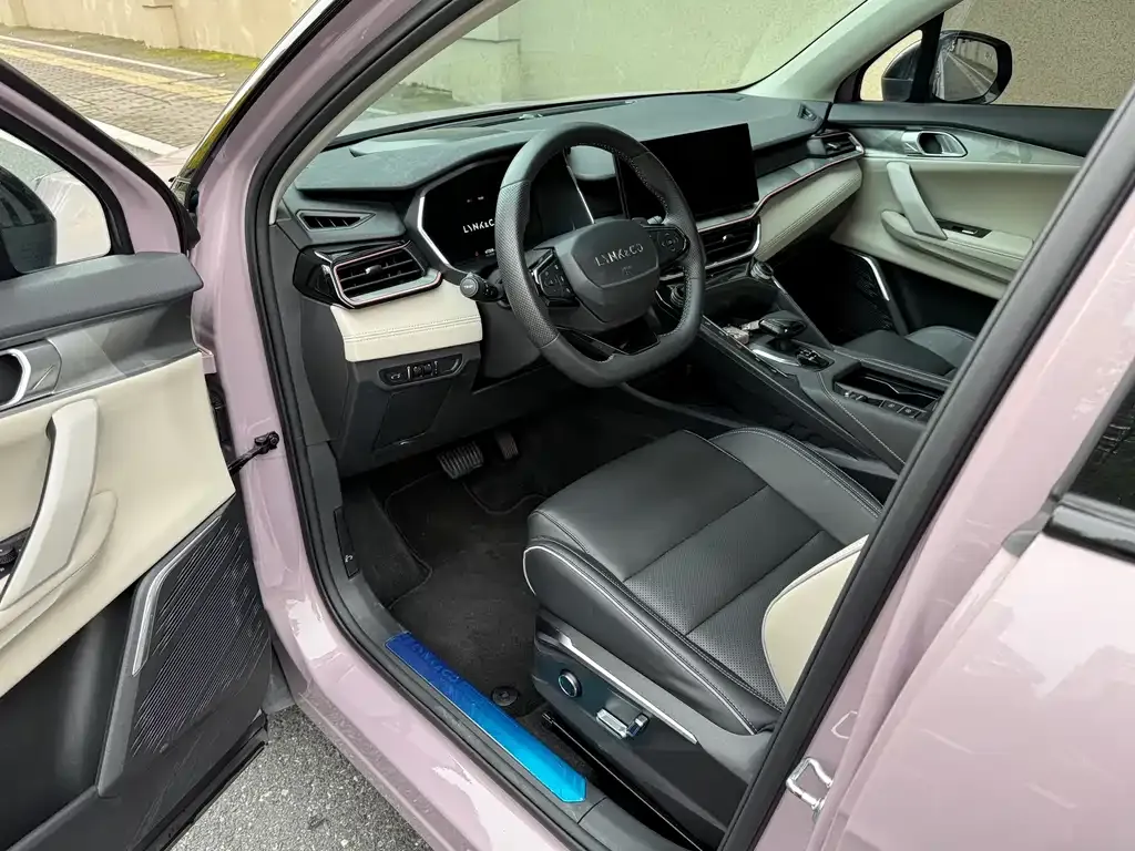 Lynk & Co 06 2023 из CN, фото 4