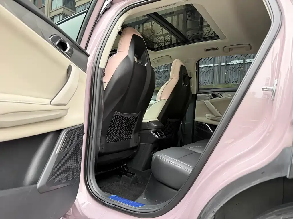 Lynk & Co 06 2023 из CN, фото 6