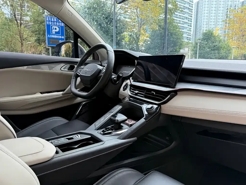 Lynk & Co 06 2023 из CN, фото 7