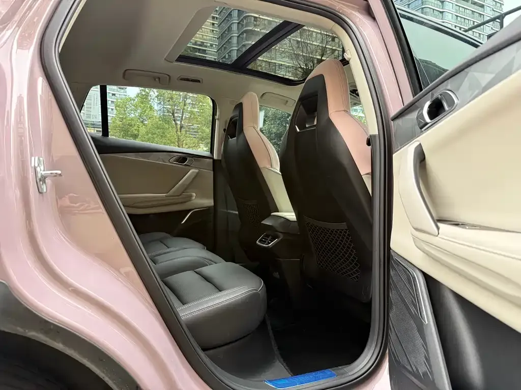 Lynk & Co 06 2023 из CN, фото 9