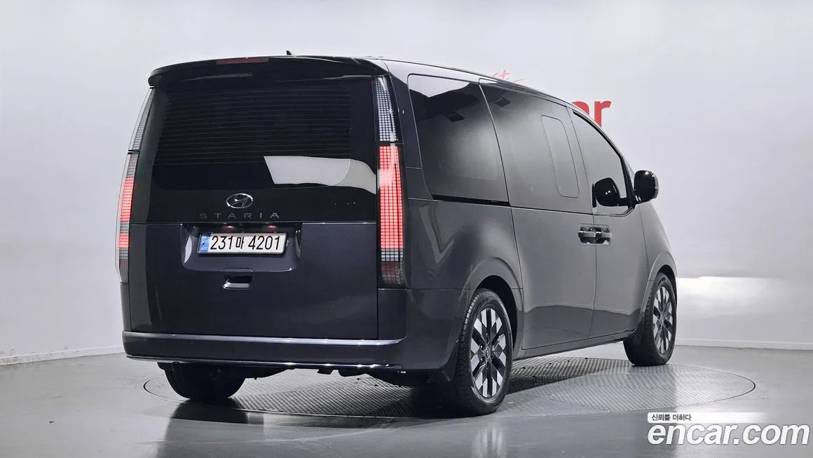 Hyundai Staria — фото 2