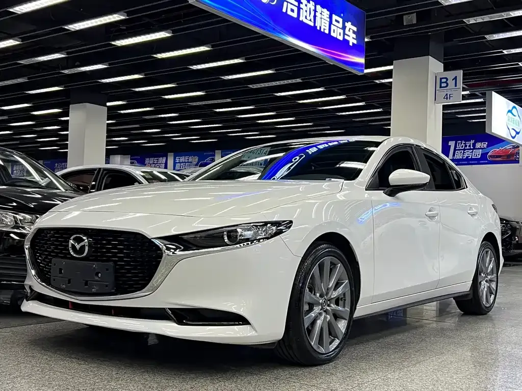 Mazda 3 Axela 2024 из CN, фото 1