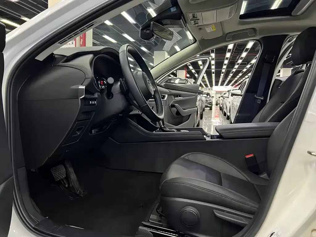 Mazda 3 Axela 2024 из CN, фото 5