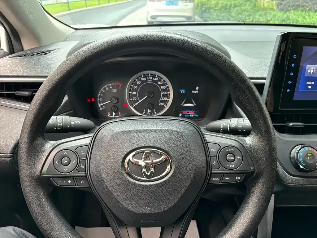 Toyota Corolla Cross — фото 6