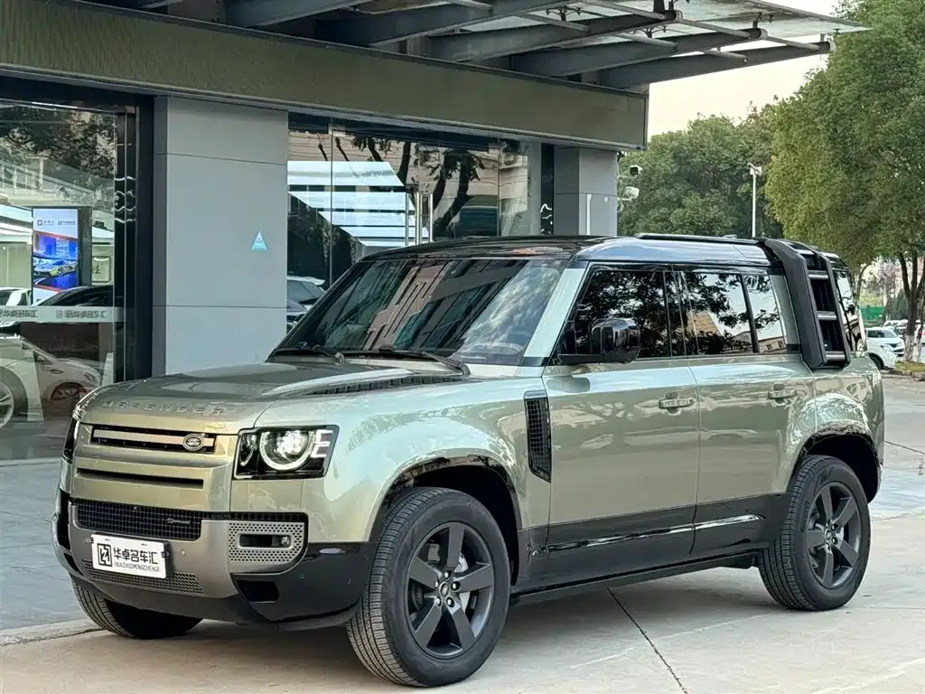 Land Rover Defender — фото 1