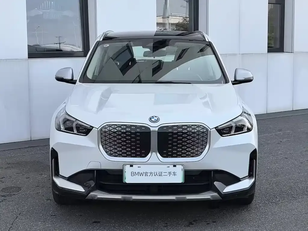 BMW iX1 2025 из CN, фото 2