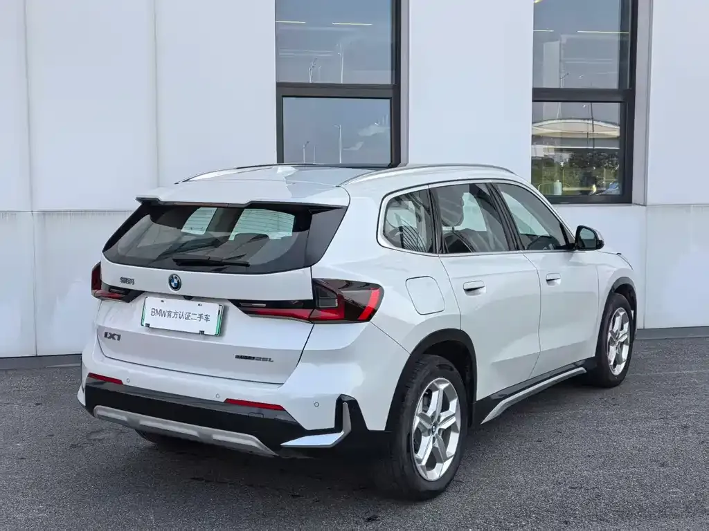 BMW iX1 2025 из CN, фото 3