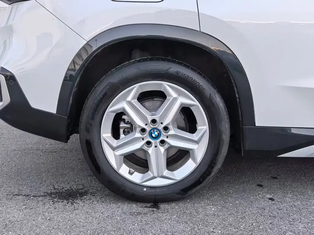 BMW iX1 2025 из CN, фото 5