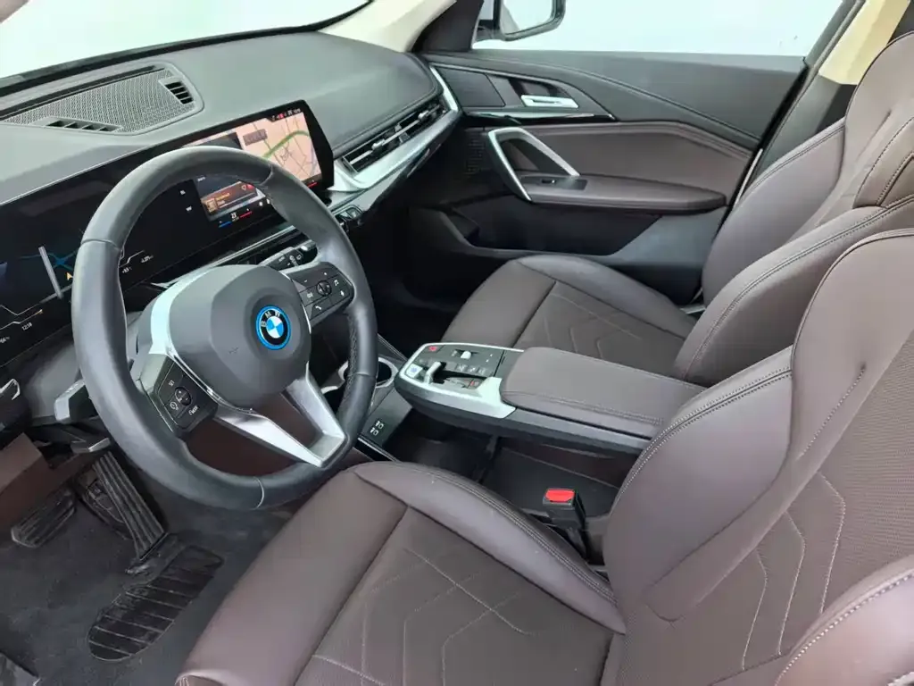 BMW iX1 2025 из CN, фото 6