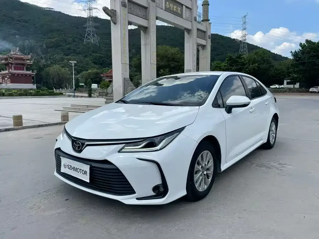 Toyota Corolla — фото 1