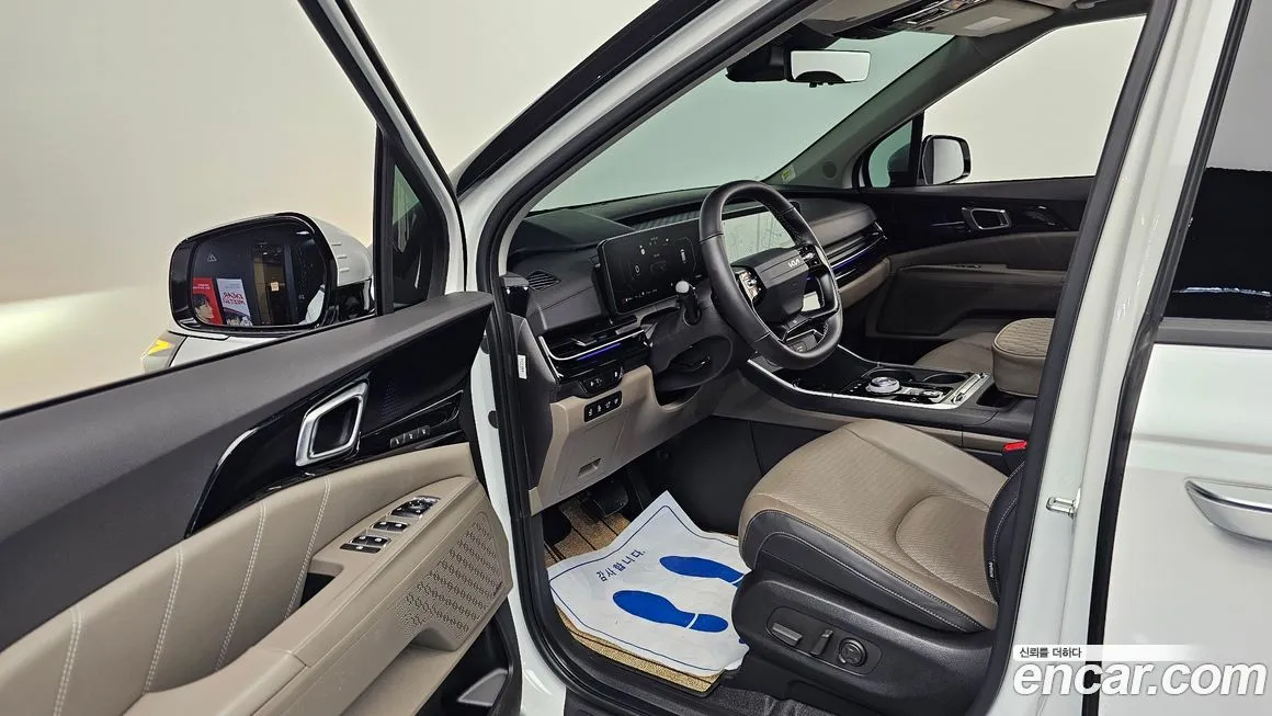 Kia Carnival — фото 10