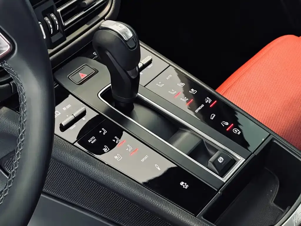 Porsche Macan — фото 10