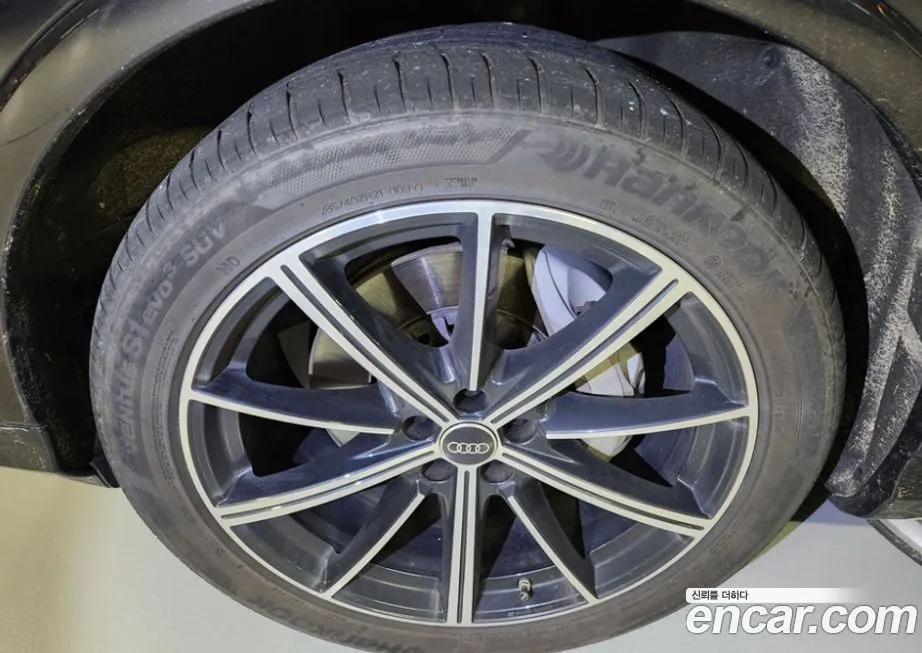 Audi Q7 2021 из KR, фото 10