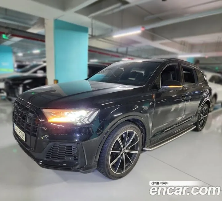 Audi Q7 2021 из KR, фото 2