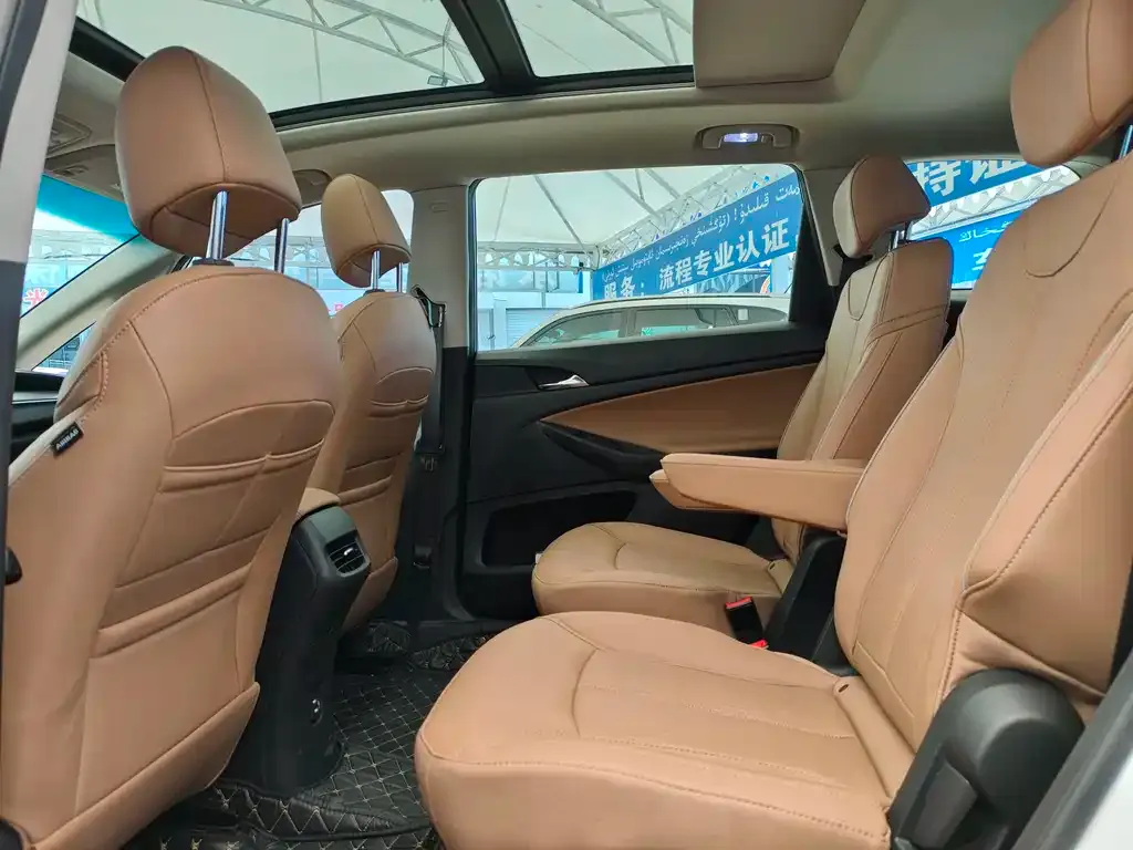 Buick GL6 2023 из CN, фото 6