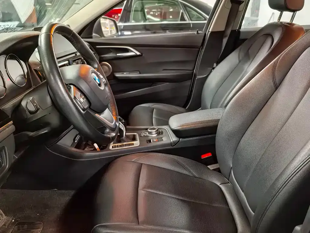 BMW 1 Series 2021 из CN, фото 7