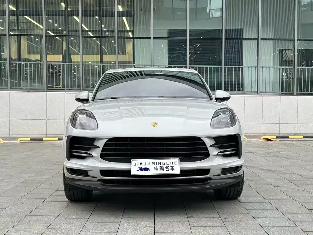 Porsche Macan — фото 1