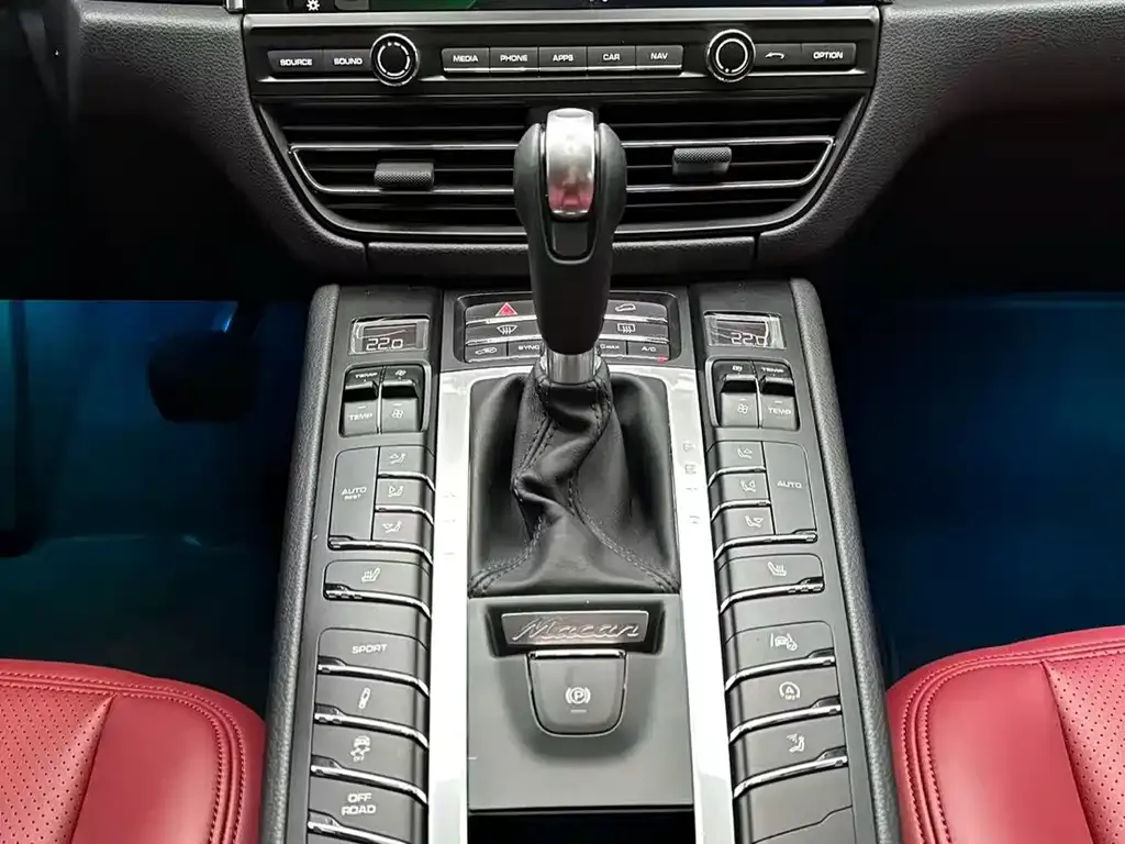 Porsche Macan — фото 10