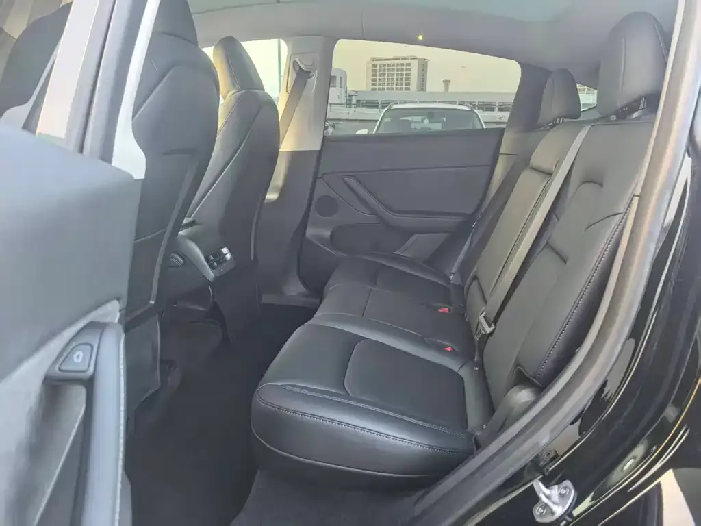Tesla Model Y 2023 из CN, фото 8