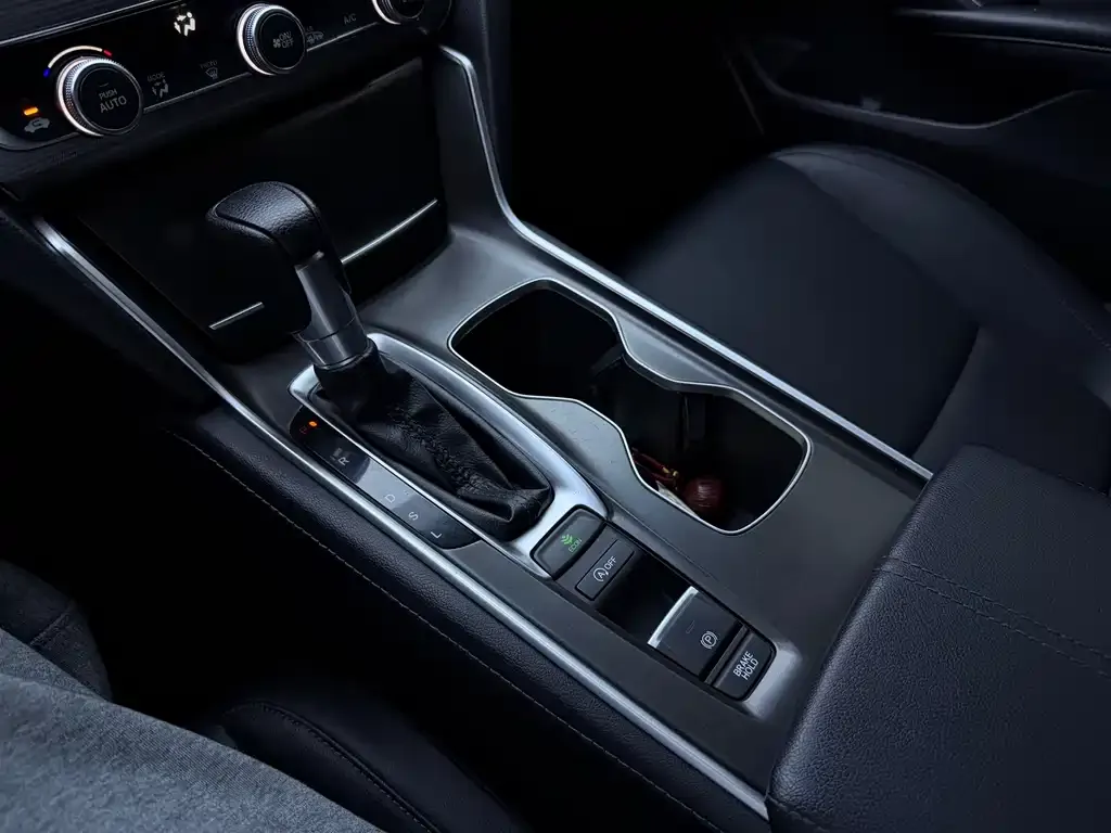 Honda Accord — фото 9