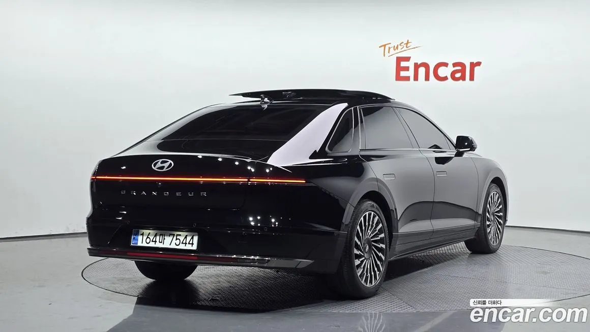 Hyundai Grandeur 2023 из KR, фото 2