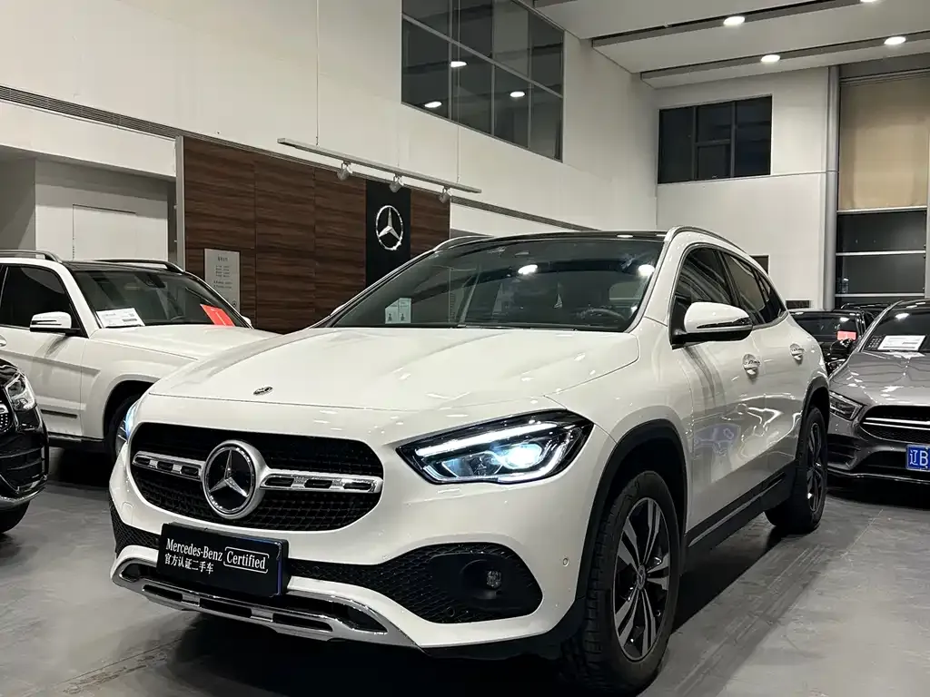 Mercedes-Benz GLA — фото 1