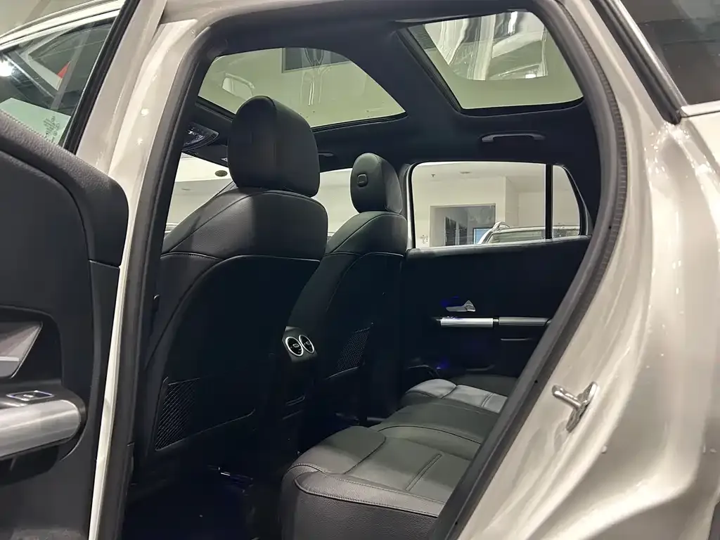 Mercedes-Benz GLA — фото 7