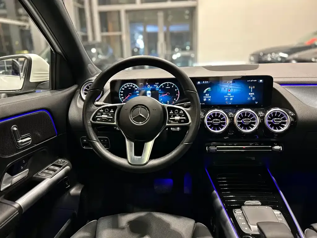 Mercedes-Benz GLA — фото 9