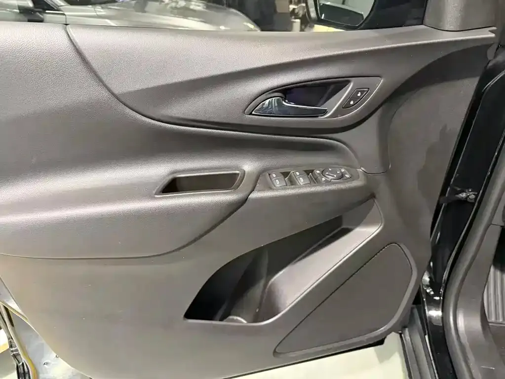 Chevrolet Equinox 2022 из CN, фото 5