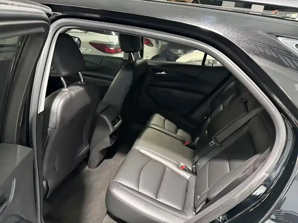 Chevrolet Equinox 2022 из CN, фото 6