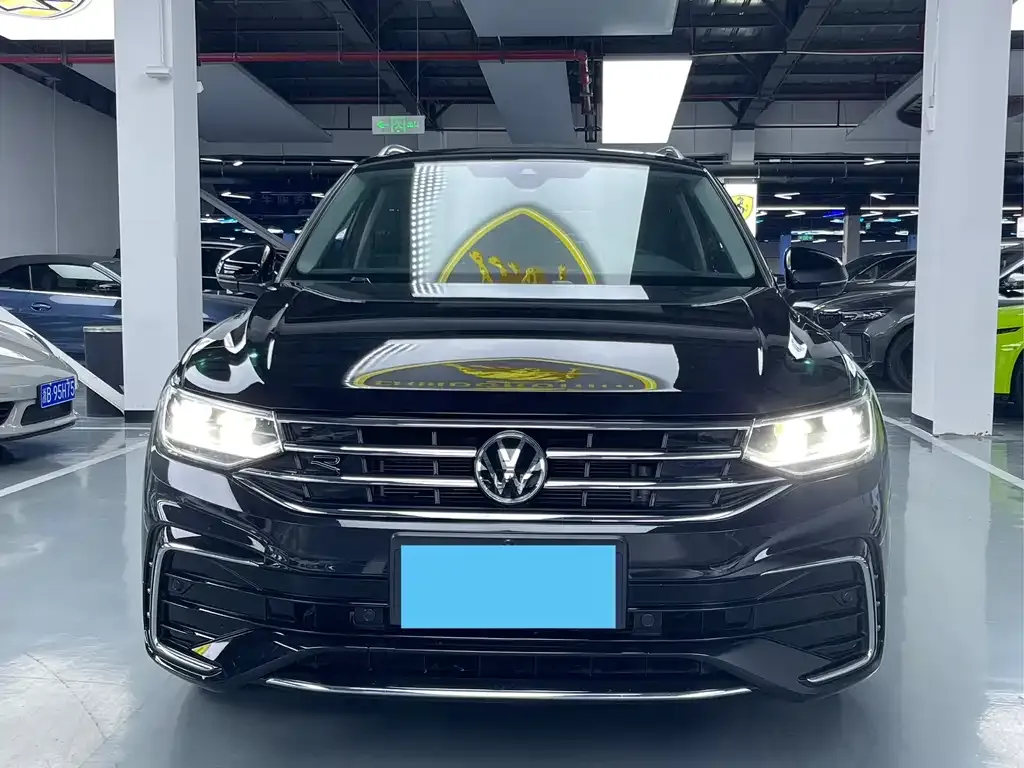 Volkswagen Tiguan L 2023 из CN, фото 2