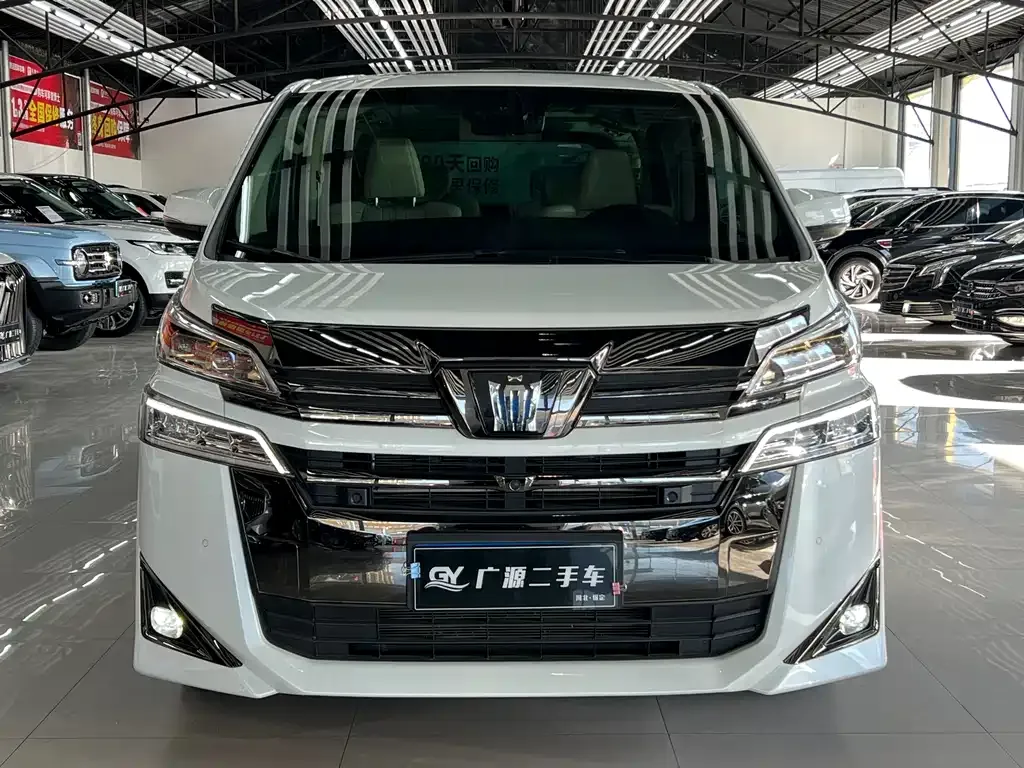 Toyota Vellfire — фото 2