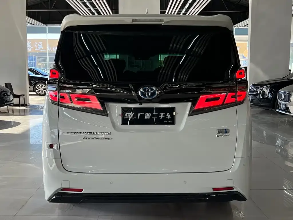 Toyota Vellfire — фото 5