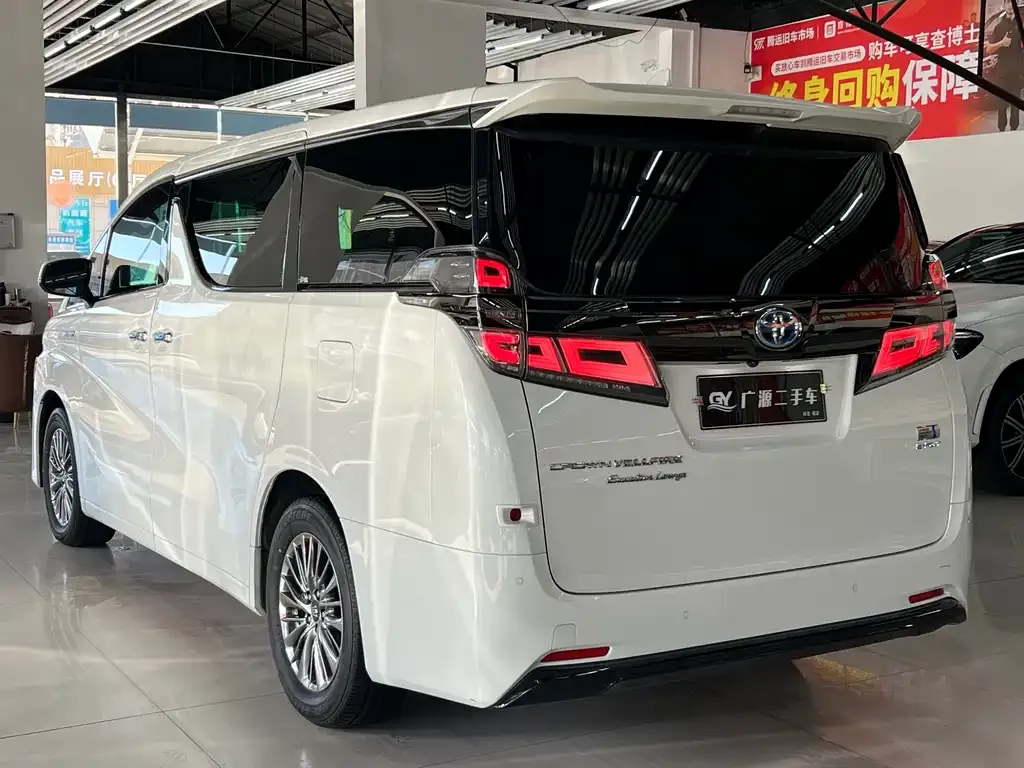 Toyota Vellfire — фото 6